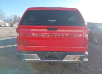 Chevrolet Silverado II 2022 Chevrolet Silverado 2022, 5.3L, 4x4, 1500 LTD, po gradobiciu 5.3 Benzyna, zdjęcie 1