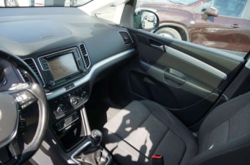 Volkswagen Sharan II Van Facelifting 2.0 TDI SCR 150KM 2016 Volkswagen Sharan 2.0 TDI CR 150 KM, 4x4, Lift, 7osob, Navi, Kamera, Webas, zdjęcie 19