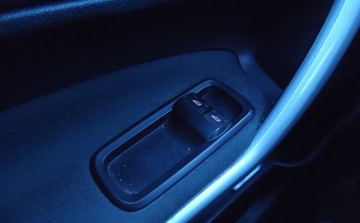 Ford Fiesta VII Hatchback 5d 1.4 Duratec 96KM 2012 Ford Fiesta 2012r, Salonowa, 1.4 Benzyna. Lekko uszkodzony lewy tyl. Jezdz, zdjęcie 9