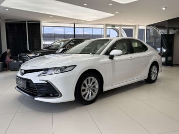 Toyota Camry IX Sedan 2.5 Hybrid Dynamic Force 218KM 2022 Toyota Camry Comfort Kamera cofania Ele. Fotele CarPlayAndroid Auto LED