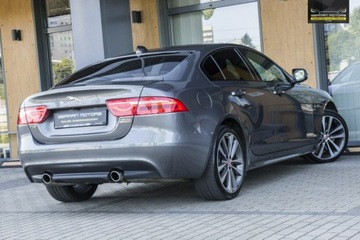 Jaguar XE Sedan Facelifting 2.0 i4P 300KM 2019 Jaguar XE Ledy / Virtual / XDRIVE / FV23%, zdjęcie 3