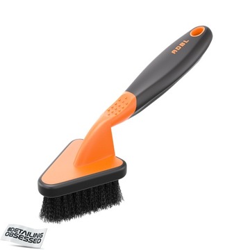 Прочная щетка ADBL TIRE BRUSH для чистки шин и резиновых дворников.