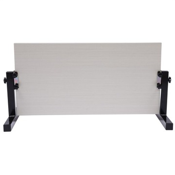 Тренажер для настольного тенниса из цельного дерева.