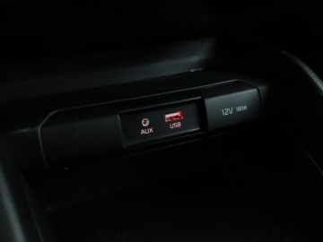 Kia Rio IV Hatchback 5d 1.2 DOHC 84KM 2019 Kia Rio klima niski przebieg, zdjęcie 24