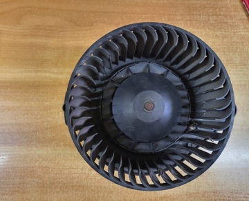 DMUCHAWA WENTYLATOR NAWIEWU AUDI A4 B6 8E1820021B