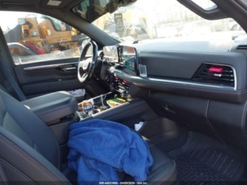 Chevrolet Suburban GMT900 2025 Chevrolet Suburban 4wd Rst, 2025r., 4x4, 5.3L 5.3 Benzyna 355KM, zdjęcie 8