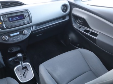 Toyota Yaris III Hatchback 5d Facelifting 2017 1.5 Hybrid 100KM 2020 Toyota Yaris 1.5 Hybrid, Salon Polska, zdjęcie 7