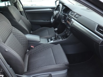 Skoda Superb III Kombi 1.6 TDI 120KM 2017 Skoda Superb 1.6 TDI, Navi, Xenon, Bi-Xenon, zdjęcie 8