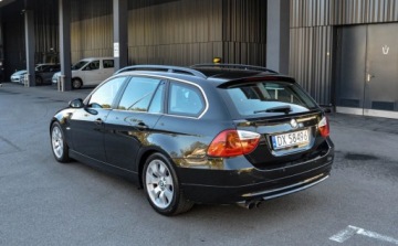BMW Seria 3 E90-91-92-93 Coupe E92 325i 218KM 2006 BMW Seria 3 2,5 (218KM) Bezwypadkowy 2.5 Benzyna 218KM, zdjęcie 2