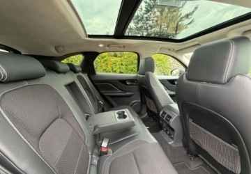 Jaguar F-Pace SUV 2.0 i4D 180KM 2018 Jaguar F-Pace Jaguar F-Pace 2.0 i4D AWD R-Sport 2.0 Diesel 180KM, zdjęcie 33