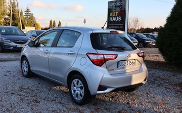 Toyota Yaris III Hatchback 5d Facelifting 2017 1.5 Dual VVT-iE 111KM 2017 Toyota Yaris Tempomat , Bluetooth , Czujniki cofania, Wielof. kierownica., zdjęcie 3