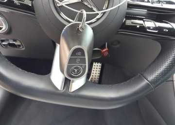 Mercedes Klasa C W206 Limuzyna 2.0 300 258KM 2024 Mercedes-Benz Klasa C 2024r., C 300, 2L, od ubezpieczalni 2.0 Benzyna 259KM, zdjęcie 8