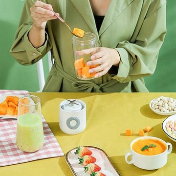 Персональный миксер для маленькой белой соковыжималки