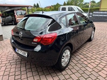 Opel Astra J Hatchback 5d 1.4 Twinport ECOTEC 100KM 2012 Opel Astra TYLKO125tyśkm SELECTION 2012 Klima 5D ZADBANA 1.4 Zwykła Benzyna, zdjęcie 3