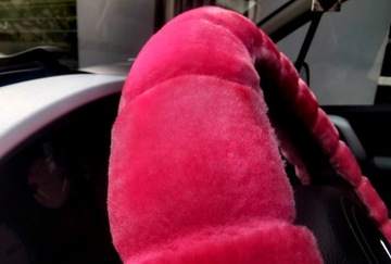 Чехол на руль с мехом Teddy Bear Fur Pink 37-39 см.