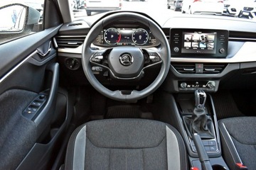 Skoda Kamiq Crossover 1.0 TSI 110KM 2023 Škoda Kamiq Skoda Kamiq Bezwypadkowy / Salon, zdjęcie 13