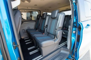 Ford Tourneo Custom II  L1 2.5 Plug-in Hybrid  232KM 2025 Ford Tourneo Custom SPORT 8-osób L1H1 2.5 PHEV, zdjęcie 12