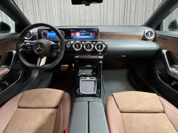 Mercedes CLA C118/X118 Coupe Facelifting 1.3 200 163KM 2025 MERCEDES-BENZ CLA 200 AMG Line Sedan 1.3 (163KM) 2025, zdjęcie 5