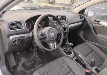 Volkswagen Golf VI Hatchback 5d 1.6 TDI-CR DPF BlueMotion 105KM 2011 Volkswagen Golf 2011r, 1.6 TDI. Delikatnie uszko. Jezdzi. 1.6 Diesel 105KM, zdjęcie 5
