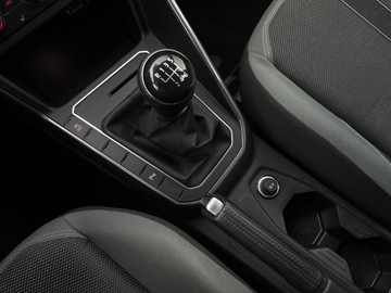 Volkswagen Polo VI Hatchback 5d 1.0 TSI 115KM 2018 Volkswagen Polo 1.0TSI 115KM Highline (bezwypadkow, zdjęcie 25