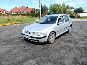 Volkswagen Golf IV Hatchback 1.4 16V 75KM 1998 Volkswagen Golf 1.4 98r, zdjęcie 1