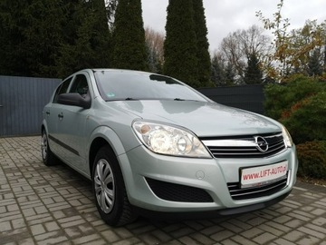Opel Astra J Hatchback 5d 1.6 Twinport ECOTEC 115KM 2009 Opel Astra 1.6 16V 116KM Klimatyzacja Elektryka, zdjęcie 2
