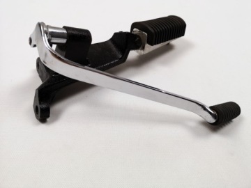 ПОДНОЖКА ВОДИТЕЛЯ ЛЕВАЯ КРЕПЛЕНИЕ РЫЧАГА ПЕРЕДАЧ SUZUKI VL 800 VOLUSIA