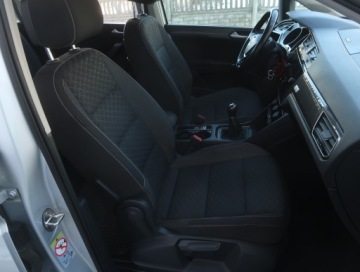 Volkswagen Touran III 2.0 TDI 150KM 2018 VW Touran 2.0 TDI, Navi, Klima, Klimatronic, zdjęcie 8