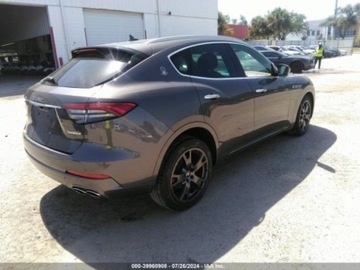 Maserati Levante 2021 Maserati Levante 2021r, 3.0L, 4x4 3.0 Benzyna 345KM, zdjęcie 7