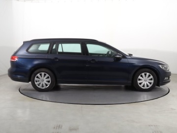 Volkswagen Passat B8 Variant 2.0 TDI BlueMotion SCR 150KM 2016 VW Passat 2.0 TDI, Salon Polska, Serwis ASO, zdjęcie 5
