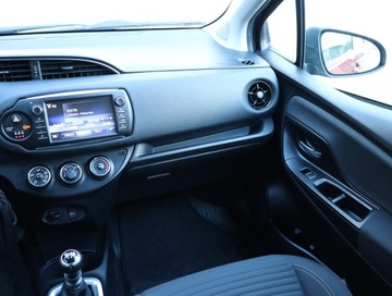 Toyota Yaris III Hatchback 5d Facelifting 2017 1.5 Dual VVT-iE 111KM 2017 Toyota Yaris 1.5 Dual VVT-i, Salon Polska, zdjęcie 7