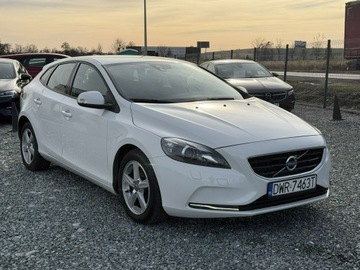 Volvo V40 II Hatchback 1.6 D2 115KM 2014 Volvo V40 1.6 D2 114KM 2014r KINETIC,Nowy rozrząd, zdjęcie 2