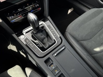 Volkswagen Arteon Fastback Facelifting 2.0 TSI 190KM 2021 Volkswagen Arteon Shooting Brake TSI 190KM R-Line Hak Kam.360 LED Mart, zdjęcie 21