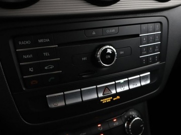 Mercedes Klasa B W246 Sports Tourer Facelifting 1.6 180 BlueEFFICIENCY Edition 122KM 2017 Mercedes B 180 navi klima grzane fotele czujniki, zdjęcie 24