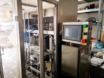 AUTOMATYCZNA LINIA NALEWAJĄCA 4 GŁOWICE,ZAKRĘCARKA