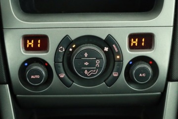 Peugeot 308 I Hatchback 5d Facelifting 1.6 VTI 120KM 2012 Peugeot 308 1.6 VTi, Salon Polska, Klima, zdjęcie 11