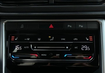 Volkswagen T-Roc I SUV Facelifting 1.5 TSI ACT 150KM 2023 Volkswagen T-Roc Life Plus Pakiety, Kamera cofania, ACC, Keyless, Digital, zdjęcie 24