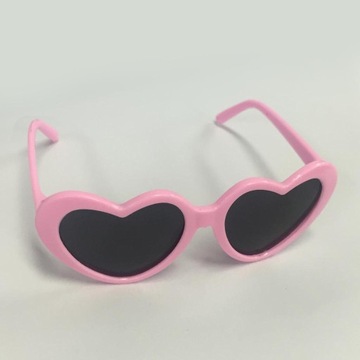 Plastikowe okulary przeciwsłoneczne w kształcie serca w kolorze różowym