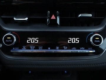 Toyota Corolla XII Sedan 1.8 Hybrid 122KM 2020 Toyota Corolla 1.8 Hybrid, Salon Polska, zdjęcie 12