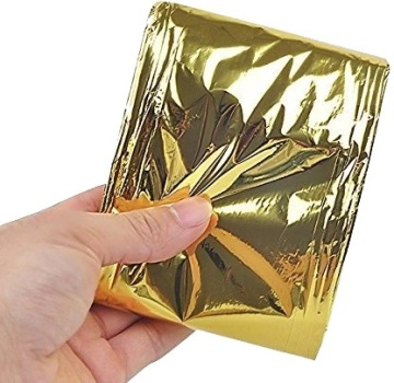 Аптечка первой помощи, большой огнетушитель, треугольный жилет, аварийное одеяло.