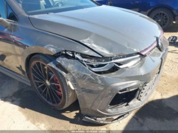 Volkswagen Golf VIII 2023 Volkswagen Golf 2.0T 40th Anniversary Edition 2023 2.0 Benzyna 241KM, zdjęcie 7