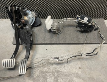 Tesla y pompa abs + serwo elektryczne + pedały