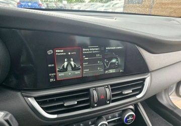 Alfa Romeo Giulia II Sedan Facelifting 2.0 Turbo 280KM 2023 Alfa Romeo Giulia 2,0 Benzyna 280 KM Q4 Veloce Ti Automat 4x4 GWARANCJA Za, zdjęcie 31