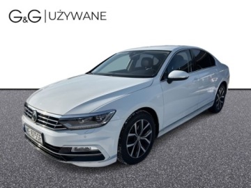 Volkswagen Passat B8 Limousine 1.8 TSI BlueMotion Technology 180KM 2017 Volkswagen Passat Passat B8 1.8 TSI 180 KM DSG R-Line ACC 210KM Salon Pols