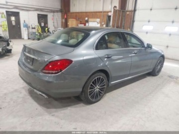 Mercedes Klasa C W206 2021 Mercedes-Benz Klasa C MERCEDES-BENZ C 300 4MATIC 2.0 Benzyna 255KM, zdjęcie 2