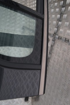 KIA Stinger GT дверь задняя левая P2M