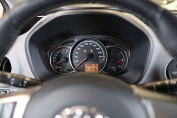 Toyota Yaris III Hatchback 5d Facelifting 1.0 VVT-i 69KM 2015 Toyota Yaris 1.0 Active EU6 Benzyna 69KM, zdjęcie 5