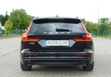 Volvo V60 II  2021 Volvo V60 z Gwarancja Bezwypadkowy Model 2022r 2.0 Benzyna 197KM, zdjęcie 18