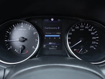 Nissan Qashqai II Crossover Facelifting 1.3 DIG-T  160KM 2019 Nissan Qashqai 1.3 DIG-T, Serwis ASO, Automat, zdjęcie 10