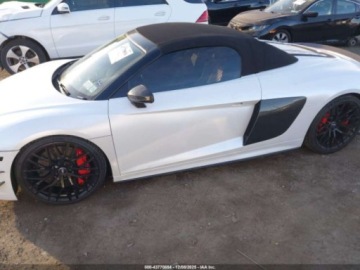 Audi R8 II Spyder 5.2 FSI plus 610KM 2018 Audi R8 Coupe 5.2 V10 Plus 2018 5.2 Benzyna 610KM, zdjęcie 2